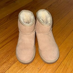 Snakeskin print Uggs size 5